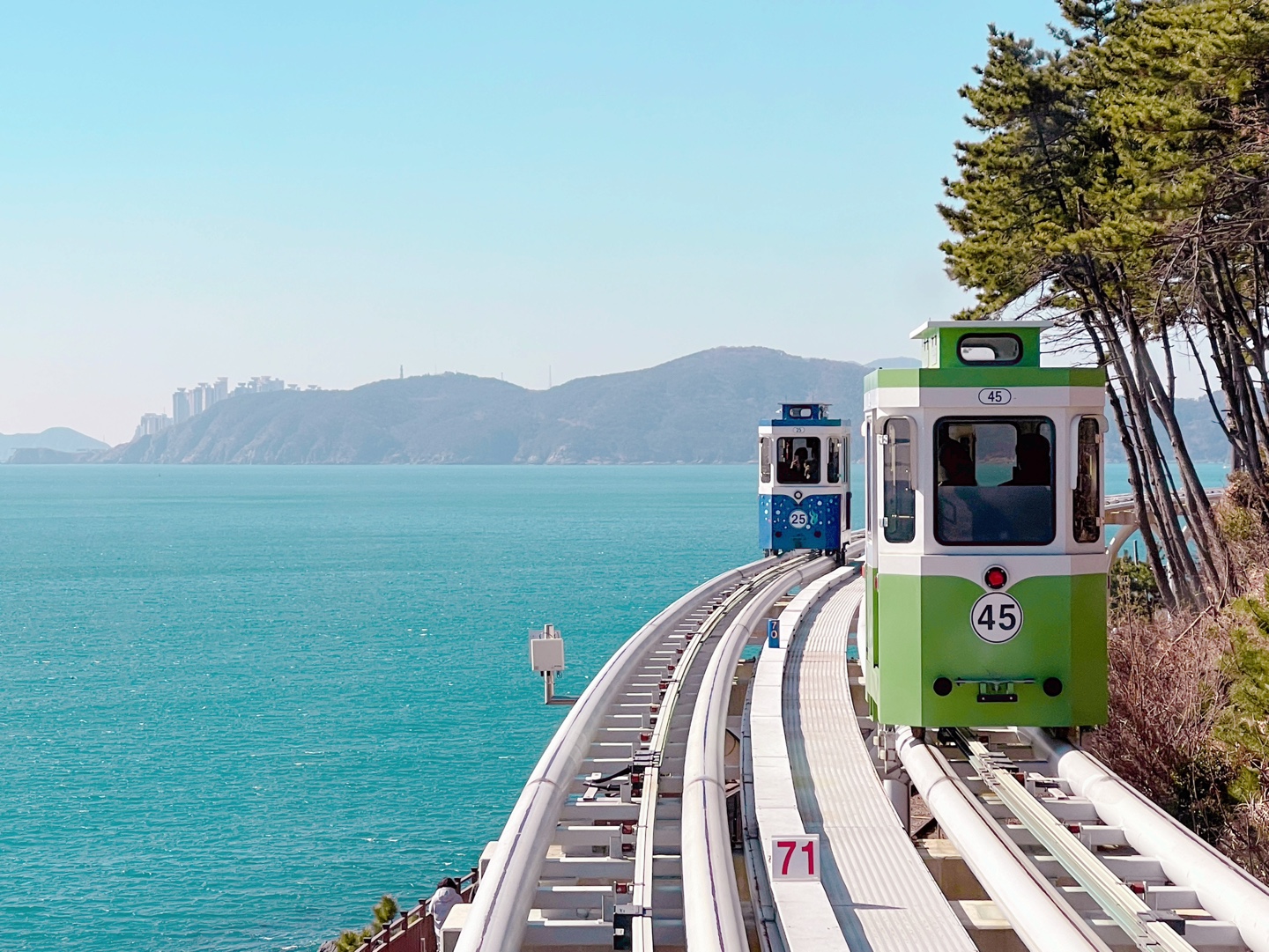 Picture of the skycapsule ride in Busan